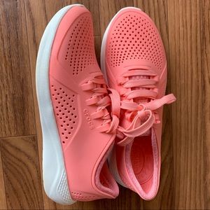 Crocs LiteRide Pacer Sneaker | Melon, size 9